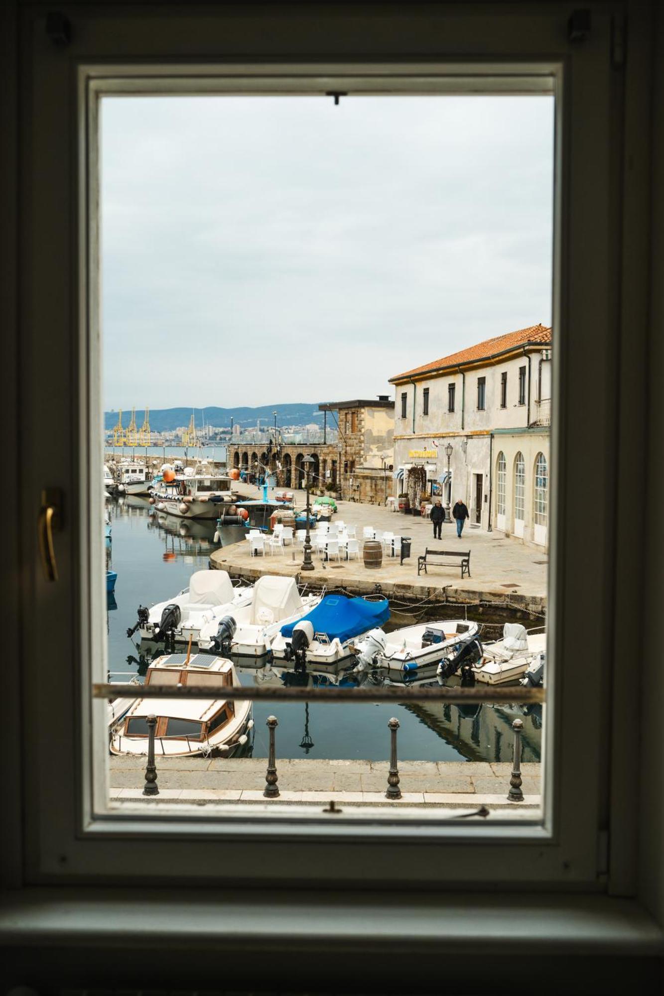 Hurban Apartments Muggia Exterior photo