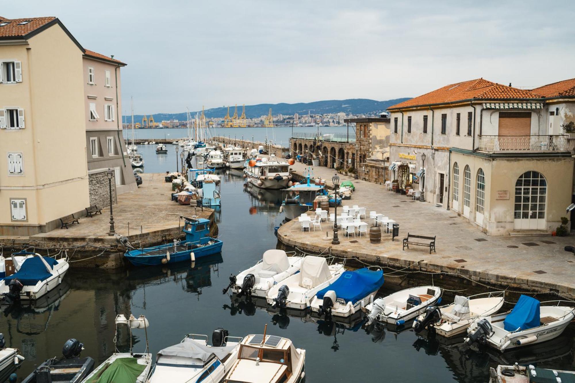 Hurban Apartments Muggia Exterior photo
